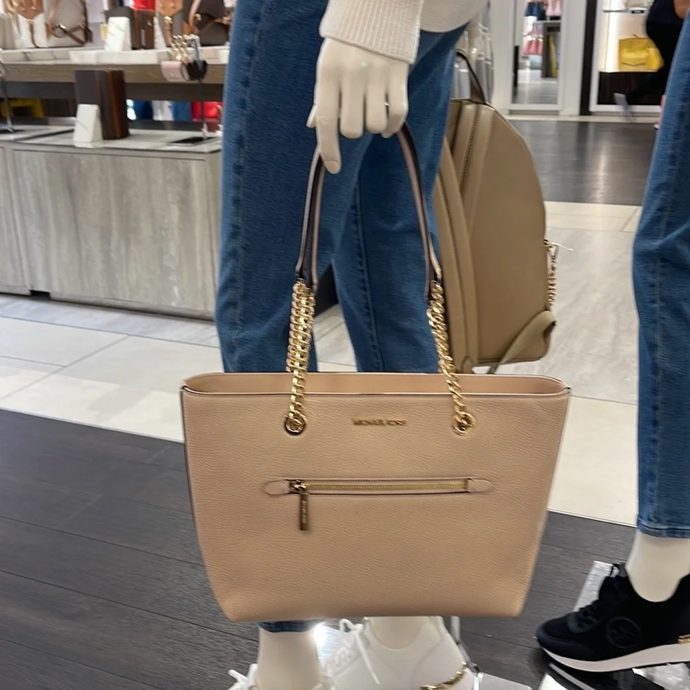 MICHAEL KORS
Jet Set Medium Front Zip Pebbled Leather Chain Tote Bag
Buff
NWT - Picture 2 of 16